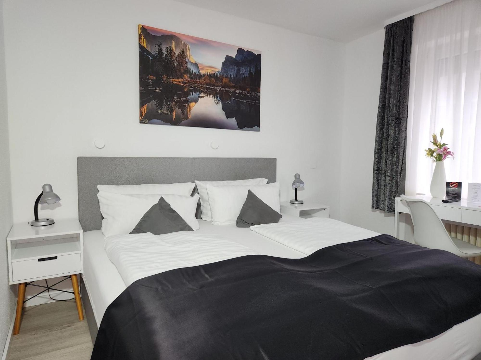 Hotel Schiff Ращат Екстериор снимка